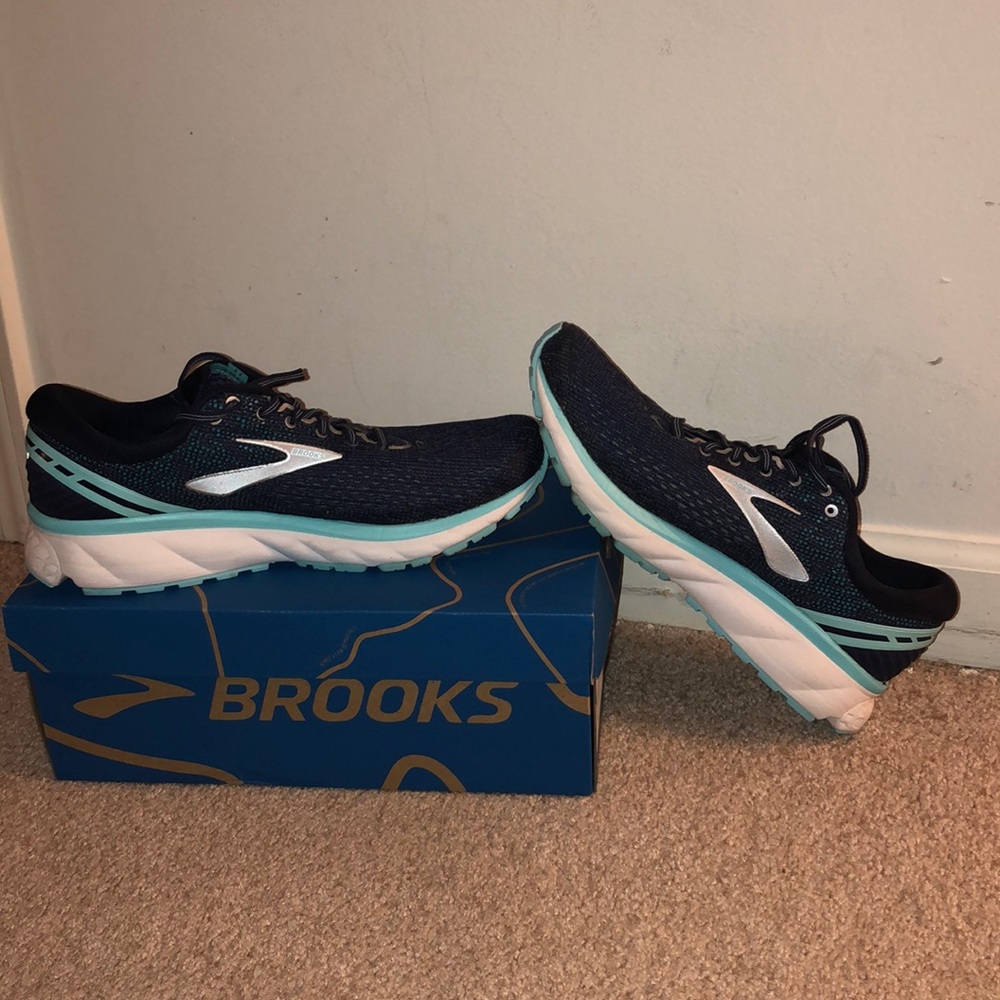 Brooks Ghost 11 Women’s 9.5 Shoes